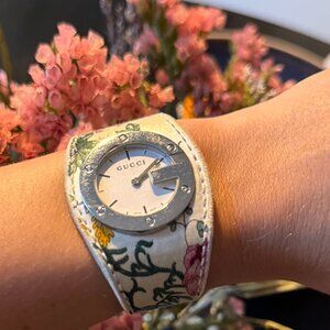 Gucci Womens Flora Flower Quartz Watch Limited Edition
